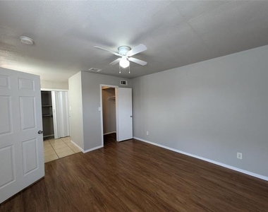 9575 Gonzales Drive - Photo Thumbnail 6