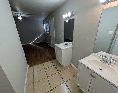 9575 Gonzales Drive - Photo Thumbnail 10