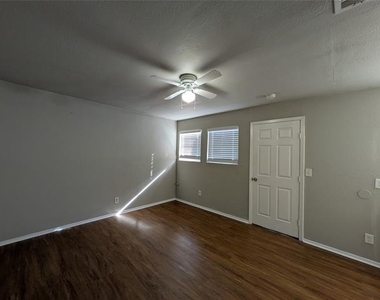 9575 Gonzales Drive - Photo Thumbnail 8