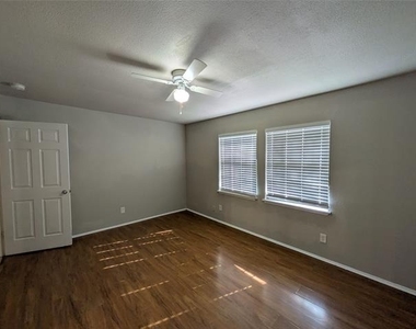 9575 Gonzales Drive - Photo Thumbnail 16