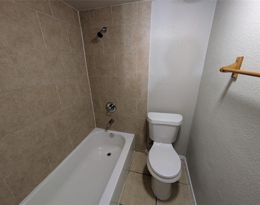 9575 Gonzales Drive - Photo Thumbnail 12