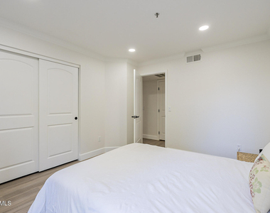 2025 E Campbell Avenue - Photo Thumbnail 20