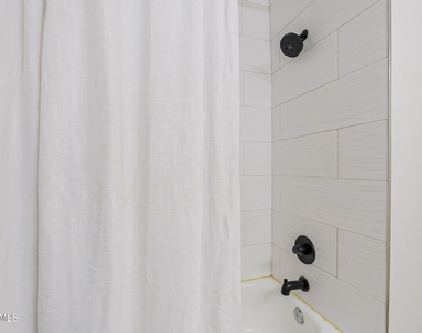 2025 E Campbell Avenue - Photo Thumbnail 10
