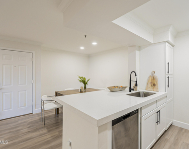 2025 E Campbell Avenue - Photo Thumbnail 15