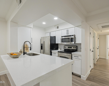 2025 E Campbell Avenue - Photo Thumbnail 4