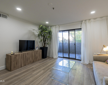 2025 E Campbell Avenue - Photo Thumbnail 13