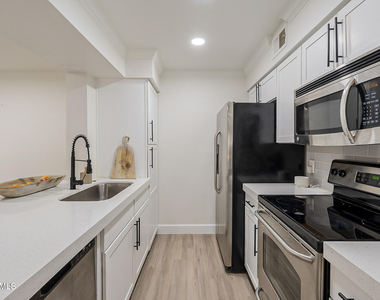 2025 E Campbell Avenue - Photo Thumbnail 3