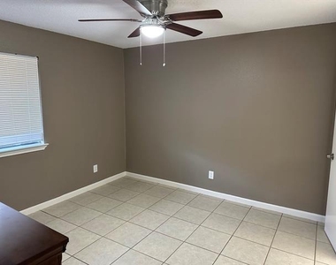 6108 Abrams Road - Photo Thumbnail 7