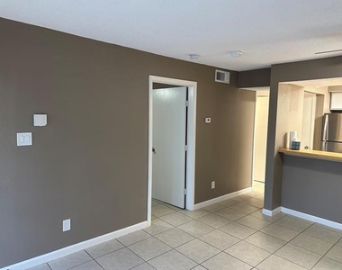6108 Abrams Road - Photo Thumbnail 5