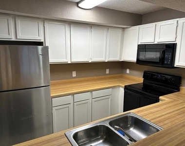 6108 Abrams Road - Photo Thumbnail 11