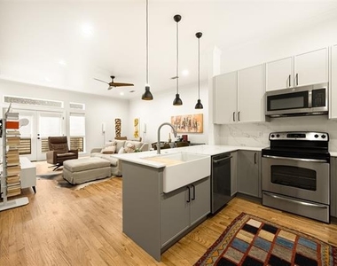 5711 Ross Avenue - Photo Thumbnail 4