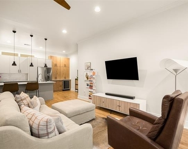 5711 Ross Avenue - Photo Thumbnail 11