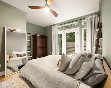 5711 Ross Avenue - Photo Thumbnail 13