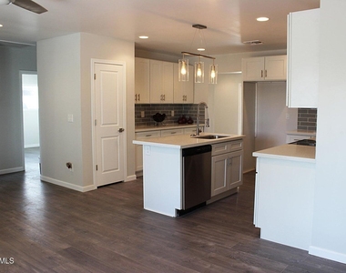 2238 E Mulberry Drive - Photo Thumbnail 1