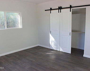2238 E Mulberry Drive - Photo Thumbnail 6