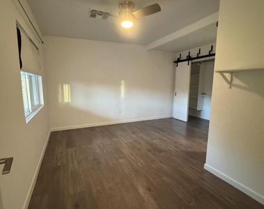 2238 E Mulberry Drive - Photo Thumbnail 13