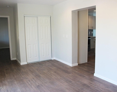2238 E Mulberry Drive - Photo Thumbnail 17