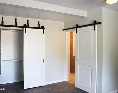 2238 E Mulberry Drive - Photo Thumbnail 9