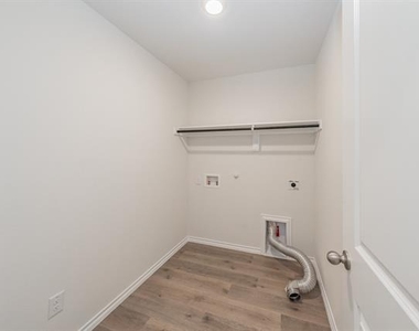 764 Primrose Lane - Photo Thumbnail 24