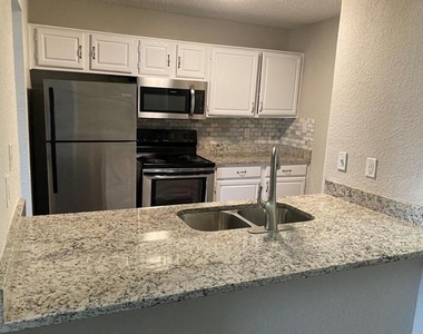 141 Valley View Drive - Photo Thumbnail 6
