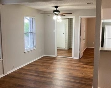 141 Valley View Drive - Photo Thumbnail 8