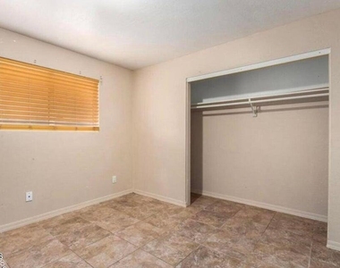 7101 N 36th Avenue - Photo Thumbnail 5