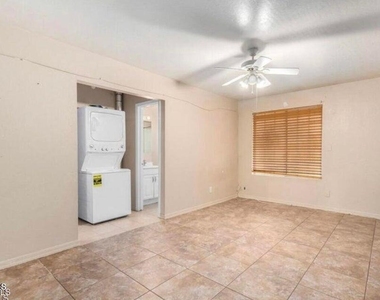 7101 N 36th Avenue - Photo Thumbnail 2
