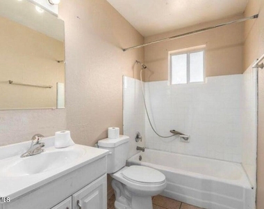 7101 N 36th Avenue - Photo Thumbnail 7