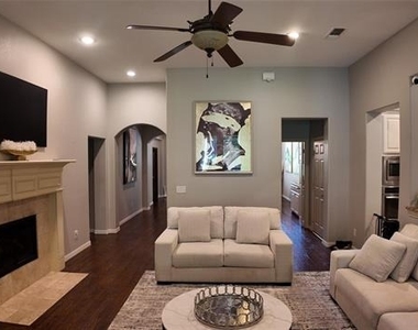 1109 Well Meadow Lane - Photo Thumbnail 6