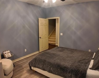 1109 Well Meadow Lane - Photo Thumbnail 10