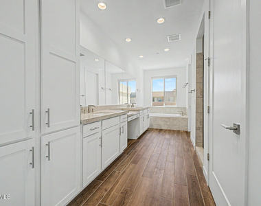 11673 N 136th Street - Photo Thumbnail 25