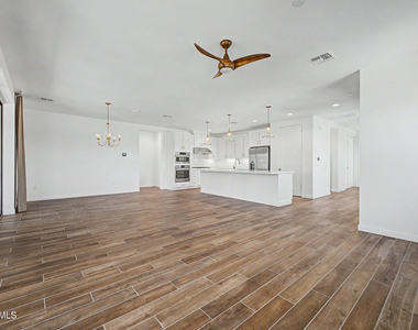 11673 N 136th Street - Photo Thumbnail 10