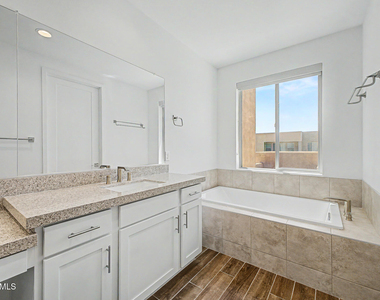11673 N 136th Street - Photo Thumbnail 26