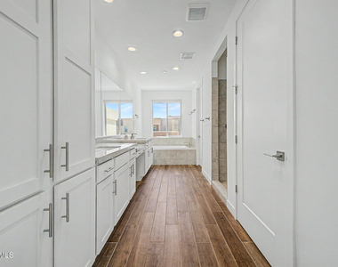11673 N 136th Street - Photo Thumbnail 24