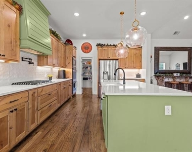 113 Revere Drive - Photo Thumbnail 12