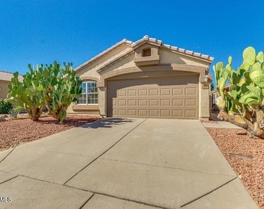 4740 E Dry Creek Road - Photo Thumbnail 9