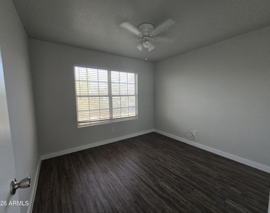 4740 E Dry Creek Road - Photo Thumbnail 7