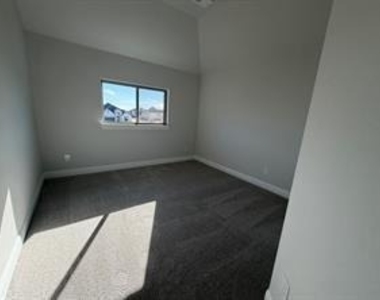 509 Wexford Drive - Photo Thumbnail 6