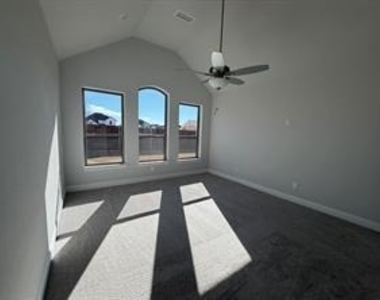 509 Wexford Drive - Photo Thumbnail 10