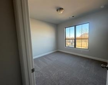 509 Wexford Drive - Photo Thumbnail 16