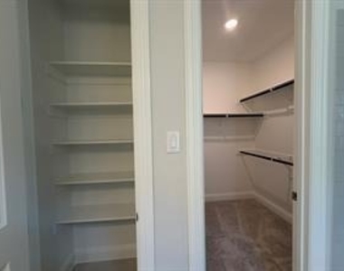 509 Wexford Drive - Photo Thumbnail 12