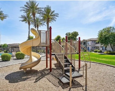 2100 N 145th Avenue - Photo Thumbnail 13