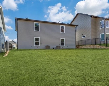 1033 Ray Drive - Photo Thumbnail 11