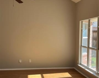 5721 Bandera Drive - Photo Thumbnail 11