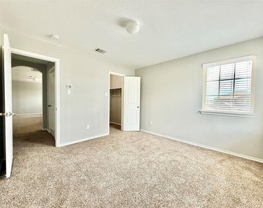 251 Cyrus Street - Photo Thumbnail 26