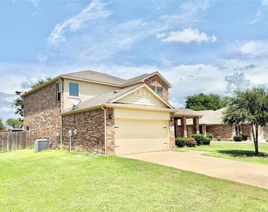 251 Cyrus Street - Photo Thumbnail 1