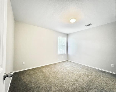 251 Cyrus Street - Photo Thumbnail 30