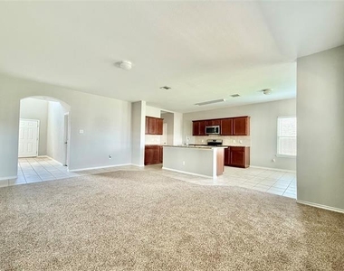 251 Cyrus Street - Photo Thumbnail 5