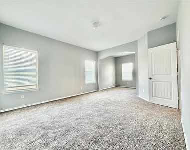 251 Cyrus Street - Photo Thumbnail 12