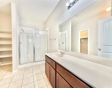 251 Cyrus Street - Photo Thumbnail 15